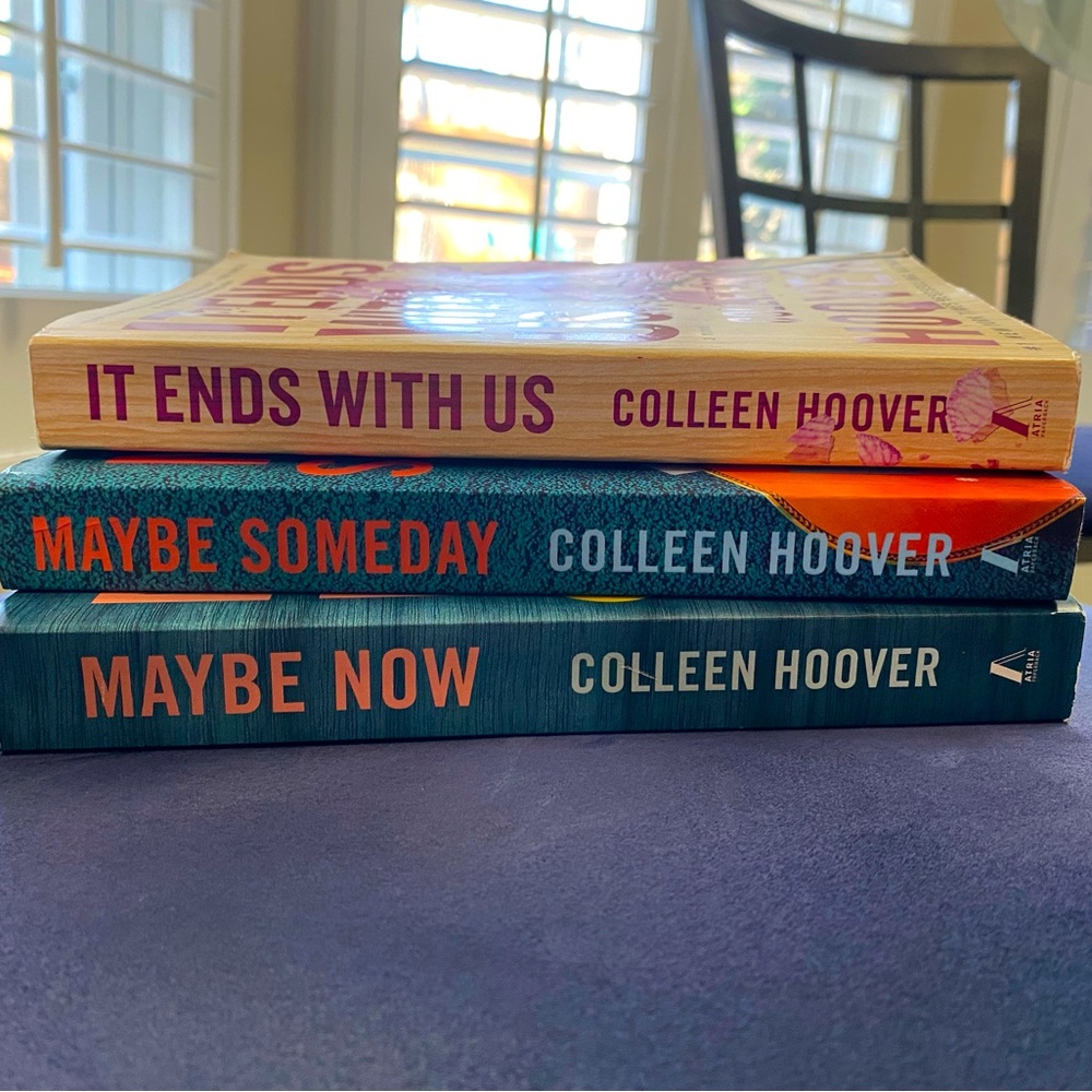 COLLEEN HOOVER paperback book 📚 bundle